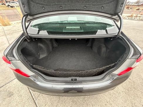 Used 2014 Toyota Camry L image 27