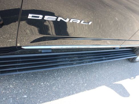 Used 2023 GMC Yukon Denali Ultimate w/ LPO, Floor Liner Package AWD/4WD image 22