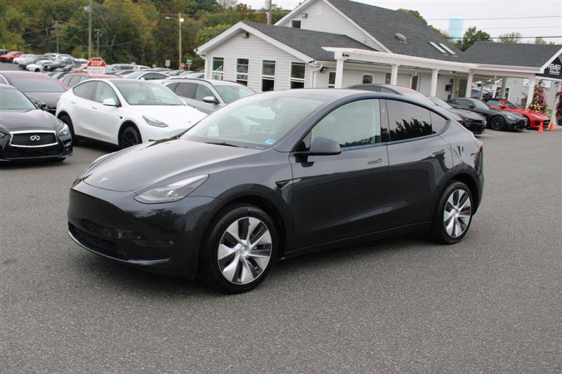 Used 2024 Tesla Model Y Long Range AWD/4WD image 3