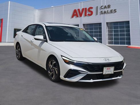Used 2025 Hyundai Elantra SEL FWD image 9