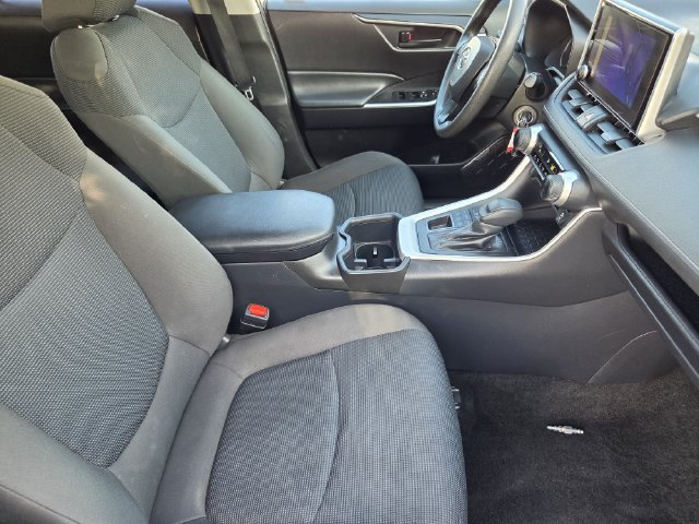 Used 2025 Toyota RAV4 LE AWD/4WD image 12