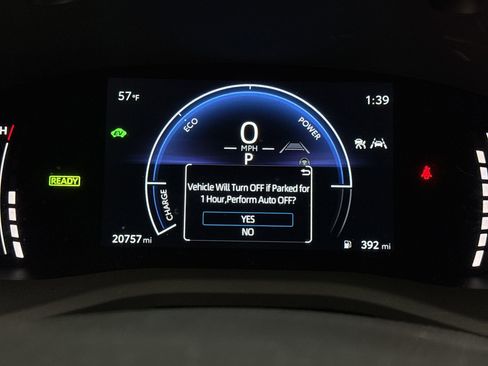 Used 2025 Toyota Camry SE w/ Convenience Package image 10