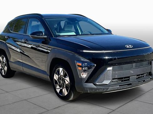 Used 2025 Hyundai Kona SEL image 3