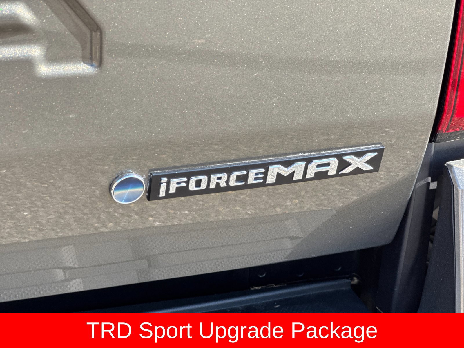 Used 2025 Toyota Tacoma TRD Sport w/ TRD Sport Upgrade Package AWD/4WD image 26