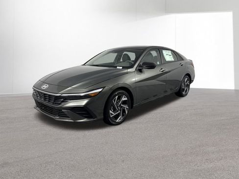 Used 2025 Hyundai Elantra Sport FWD image 38