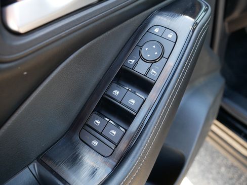 Used 2025 Nissan Rogue SV AWD/4WD image 19