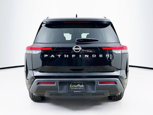 Used 2025 Nissan Pathfinder SV image 7
