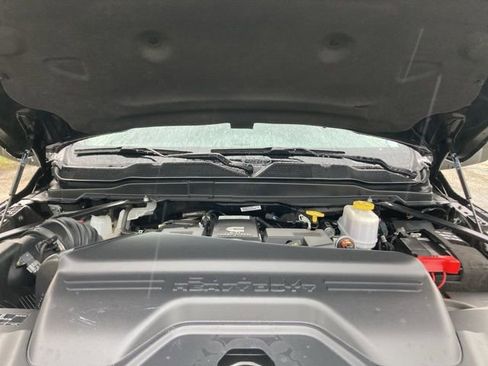 Used 2024 RAM 5500 4x4 Crew Cab image 19