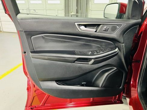 Used 2022 Ford Edge Titanium image 23