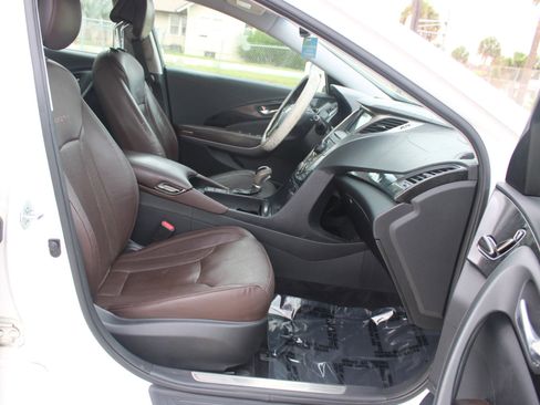 Used 2013 Hyundai Azera FWD image 28