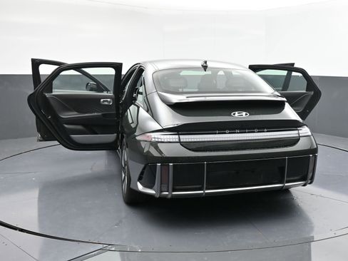 Used 2024 Hyundai Ioniq 6 SEL RWD image 43