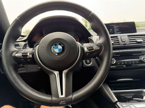 Used 2016 BMW M4 Convertible RWD image 19
