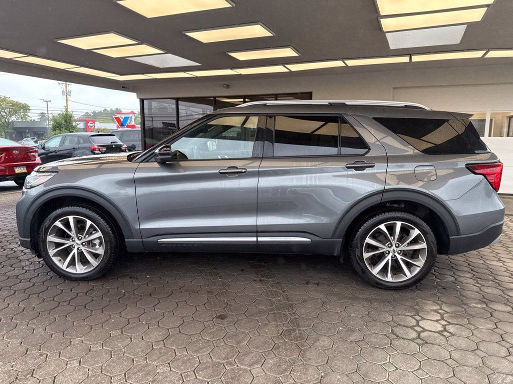 Used 2025 Ford Explorer Platinum w/ Ultimate Package AWD/4WD image 9