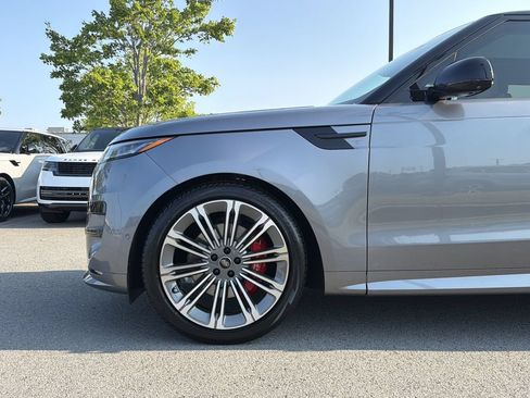 Used 2024 Land Rover Range Rover Sport Dynamic SE AWD/4WD image 9
