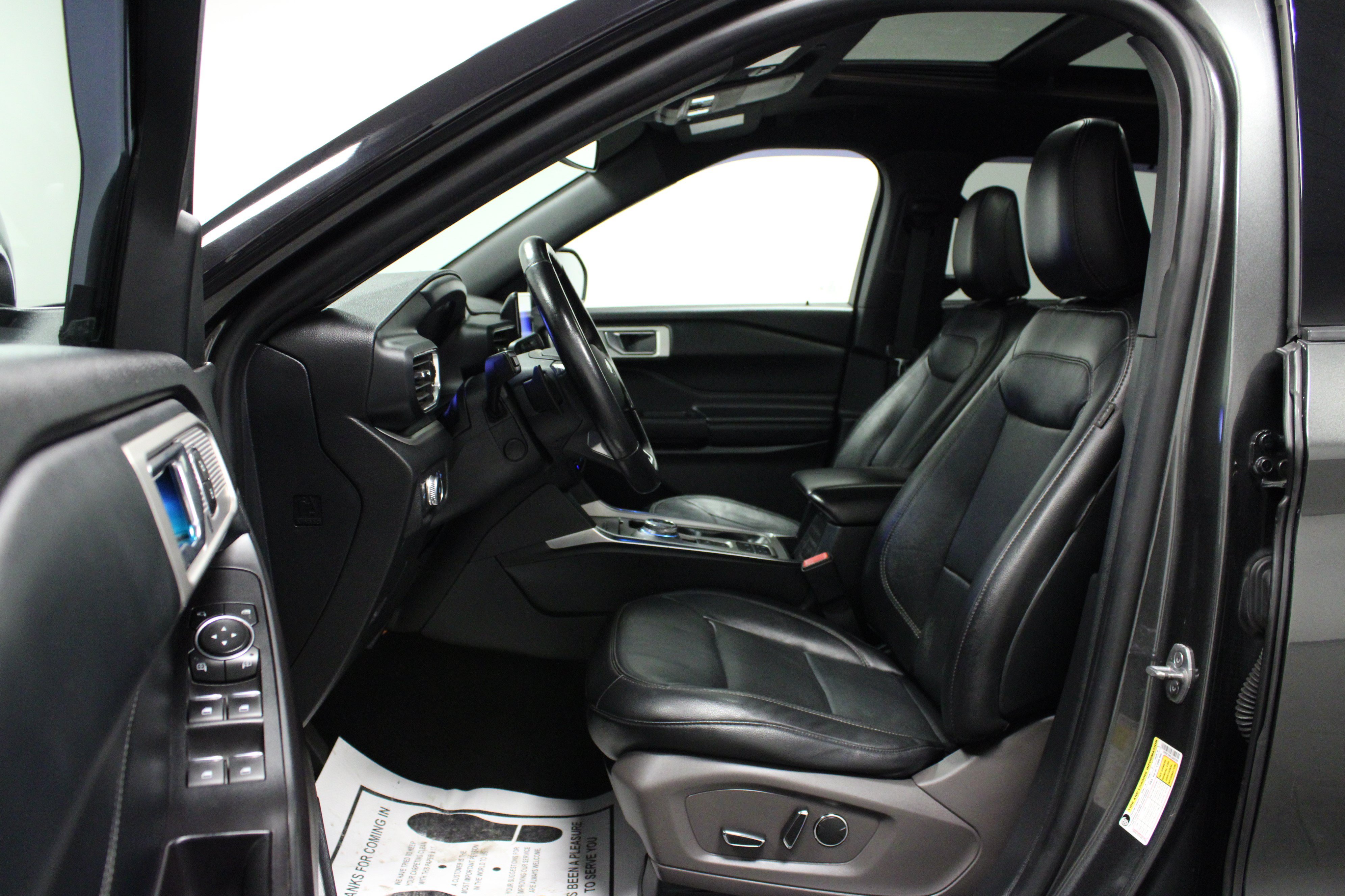 Used 2020 Ford Explorer Limited RWD image 12