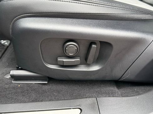 Certified 2026 Land Rover Range Rover Evoque Dynamic SE image 12