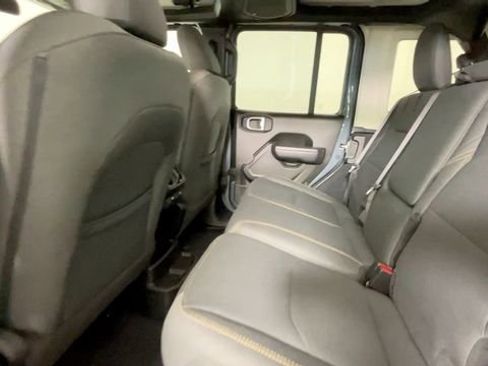 Used 2024 Jeep Wrangler Unlimited AWD/4WD image 18