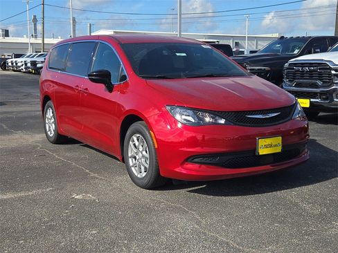 New 2025 Chrysler Voyager LX image 2