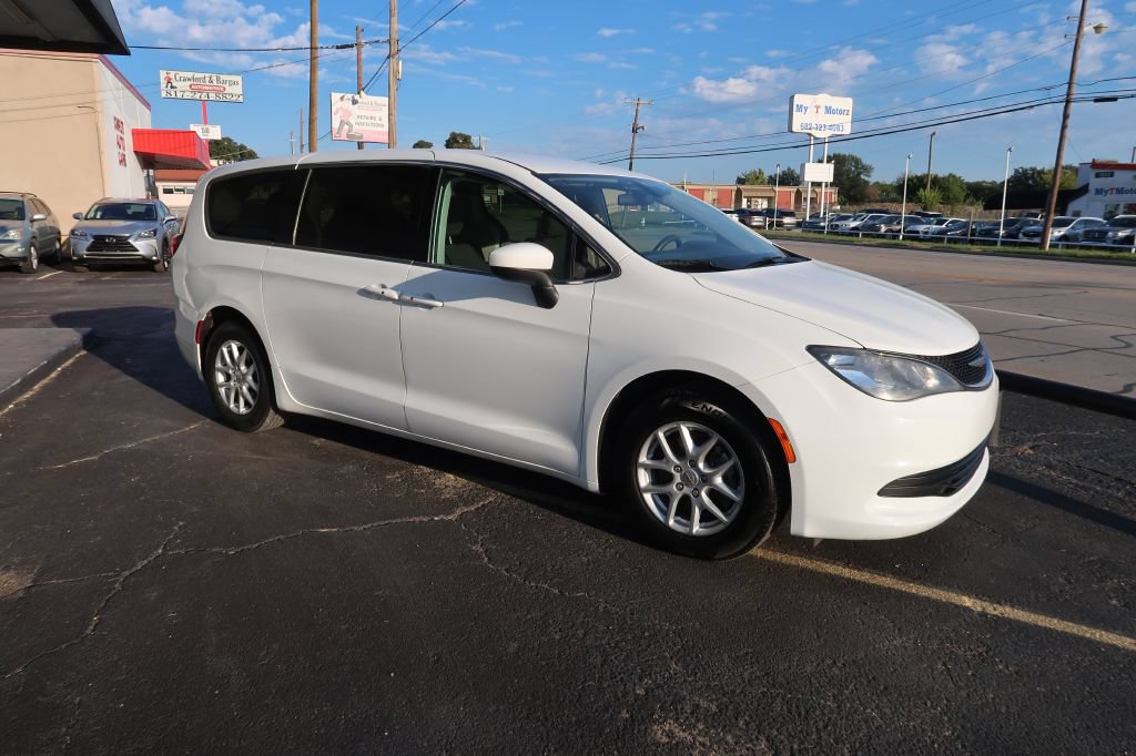 Used 2018 Chrysler Pacifica Touring w/ Security Group FWD image 2