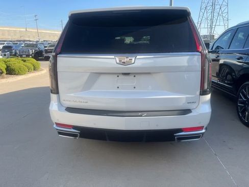 Used 2024 Cadillac Escalade ESV Premium Luxury w/ Performance Package image 6