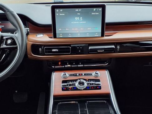 Certified 2023 Lincoln Aviator Reserve w/ Equipment Group 201A AWD/4WD image 9