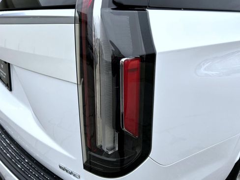 Used 2021 Cadillac Escalade Premium Luxury w/ Performance Package image 11