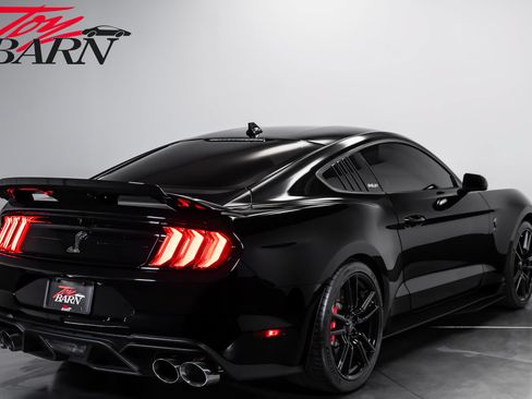 Used 2021 Ford Mustang Shelby GT500 w/ Technology Package RWD image 5