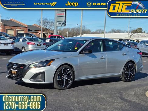 Used 2024 Nissan Altima 2.5 SR image 2