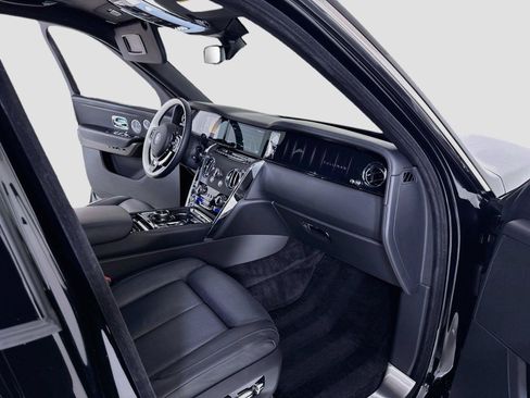 Used 2025 Rolls-Royce Cullinan AWD/4WD image 34