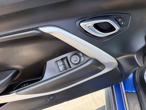 Used 2018 Chevrolet Camaro SS RWD image 13