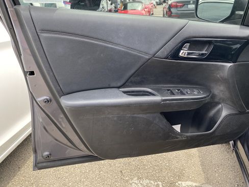 Used 2014 Honda Accord Sport image 11