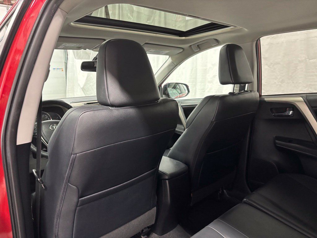 Used 2015 Toyota RAV4 Limited w/ Technology Package AWD/4WD image 45