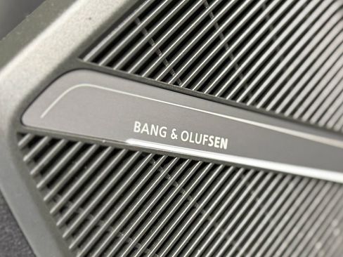 Used 2023 Audi SQ5 Premium Plus w/ Premium Plus Package image 12