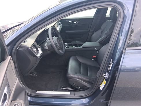 Used 2024 Volvo S60 B5 Core AWD/4WD image 10