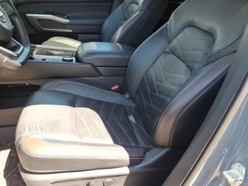 Used 2024 Nissan Pathfinder Platinum AWD/4WD image 9
