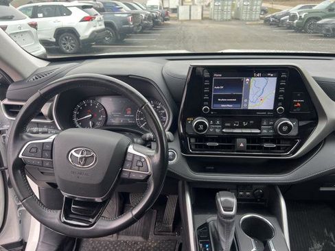 Certified 2021 Toyota Highlander XLE image 11