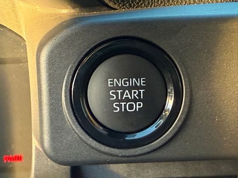 Used 2025 Toyota Tacoma SR5 image 26