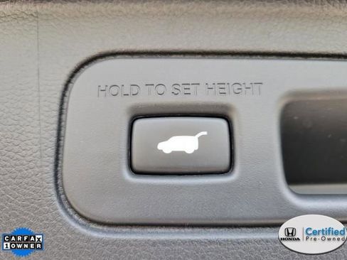 Certified 2025 Honda Pilot TrailSport image 10
