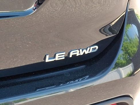 Used 2025 Toyota Highlander LE AWD/4WD image 30