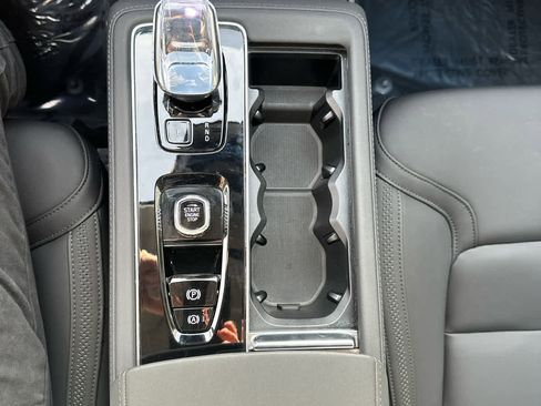 Used 2025 Volvo XC90 B6 Plus image 20