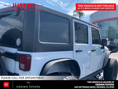 Used 2015 Jeep Wrangler Unlimited Sport w/ Quick Order Package 24S AWD/4WD image 4