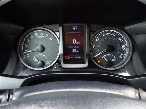 Used 2017 Toyota Tacoma TRD Off-Road w/ Premium & Technology Package AWD/4WD image 23