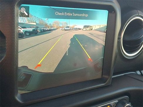 Used 2021 Jeep Gladiator Overland image 18