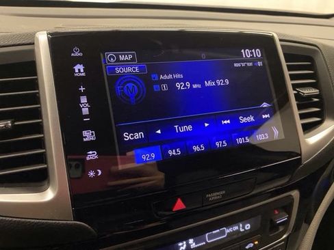 Used 2018 Honda Pilot Touring image 7