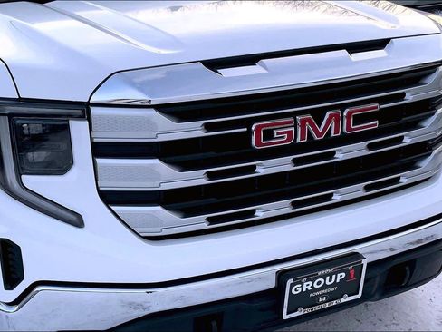Used 2023 GMC Sierra 1500 SLE image 32