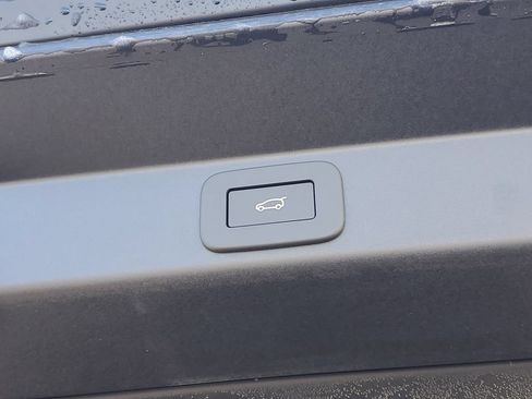 Used 2026 Land Rover Range Rover Sport SE AWD/4WD image 8