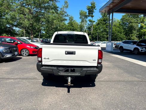 Used 2022 Toyota Tacoma SR image 4