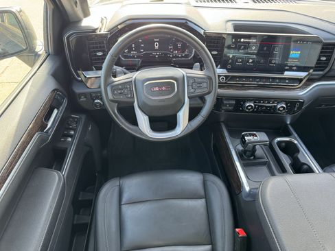 Used 2025 GMC Sierra 1500 Elevation w/ Elevation Premium Package AWD/4WD image 11