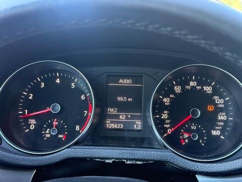 Used 2018 Volkswagen Passat 2.0T R-Line w/ R-Line Lighting Package image 19