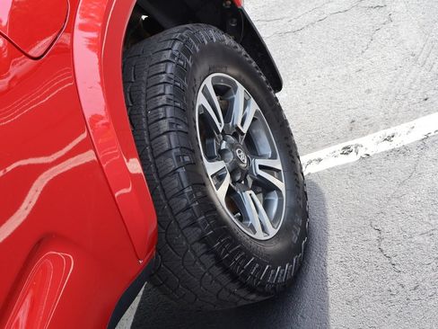 Used 2017 Toyota Tacoma TRD Sport w/ Tow Package AWD/4WD image 39